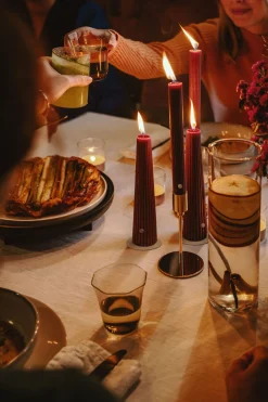 Geribde obelisk kaars