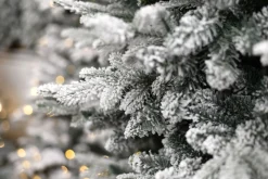 Kunstkerstboom Oslo flocked h225cm