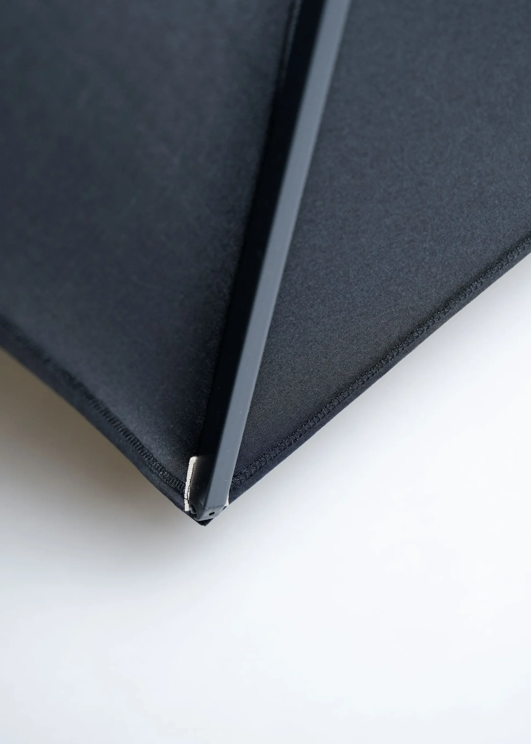 Zweefparasol Monterey antraciet-grijs